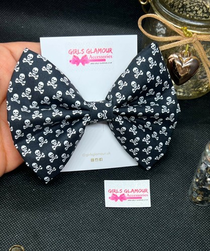 Black skulls crossbones hair - black,