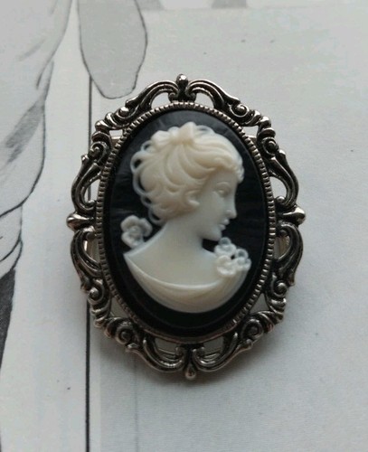 Vintage 80s cameo scarf clip - cameo,